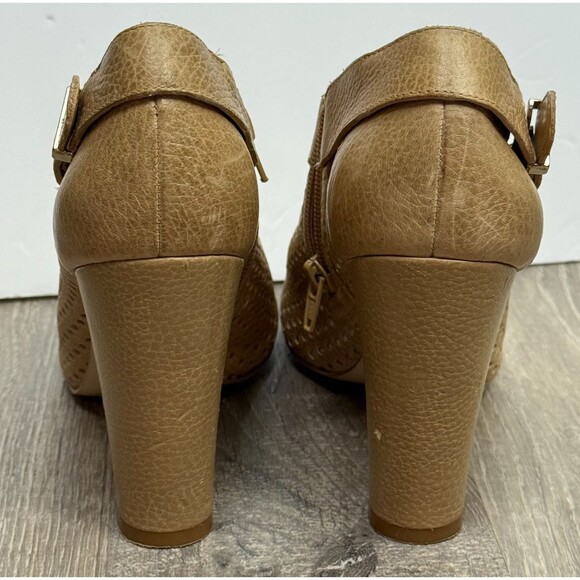 BCBGeneration Booties 8.5 Beige Leather Peep Toe Heeled Ankle Boots Cutout Shoes - Picture 4 of 7